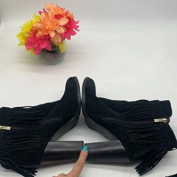 Ivanka Trump Itperta Black Fringe Suede Heeled Ankle Bootie Sz 10 BAB4117B - Picture 6 of 10